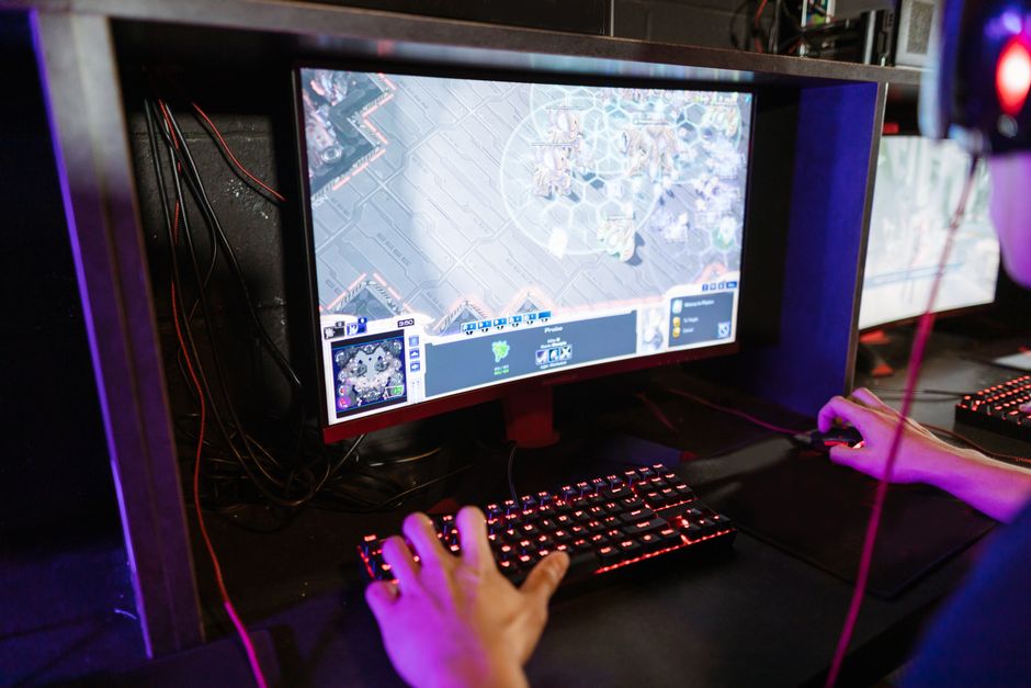 Twitch Fenomen Paketi mi Tek Beğeni mi? 2026 Karar Rehberi