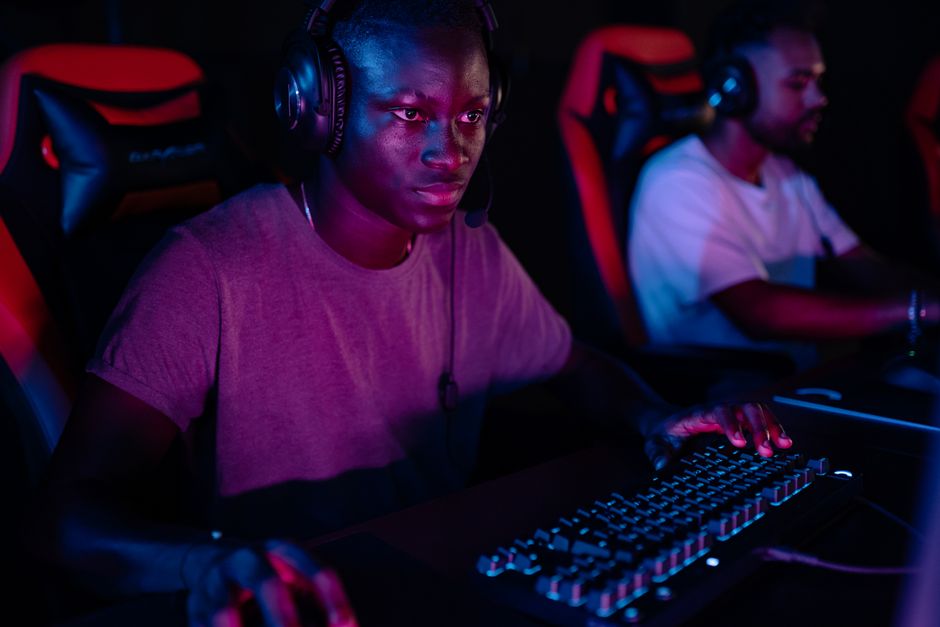 Twitch Fenomen Paketi mi Tek Yorum mi? 2026 Karar Rehberi